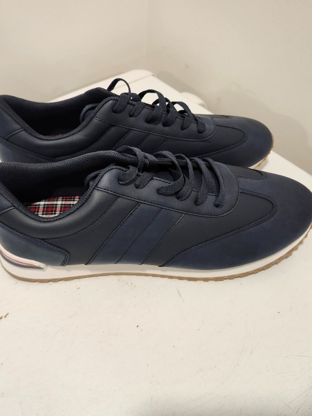 Men's Lace-Up Casual City Sneakers